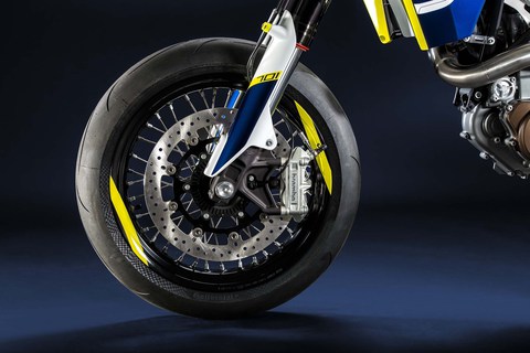 2015-Husqvarna-701-supermoto-04[1].jpg